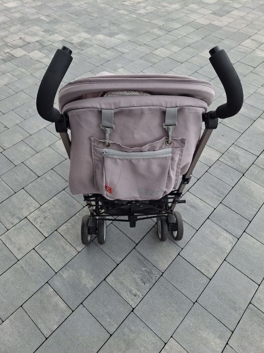 Wózek spacerówka typu parasolka