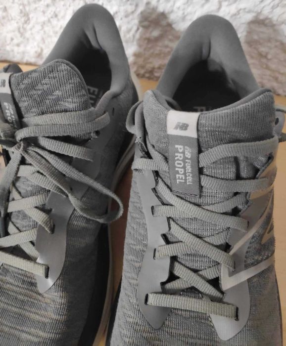 Tenis corrida - NB Propel Fuelcell V4