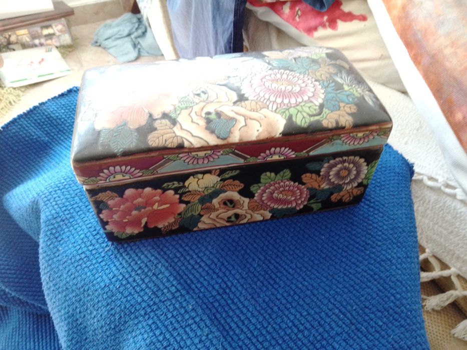 caixa  chinesa antiga  em loiça 21cm /10 cm