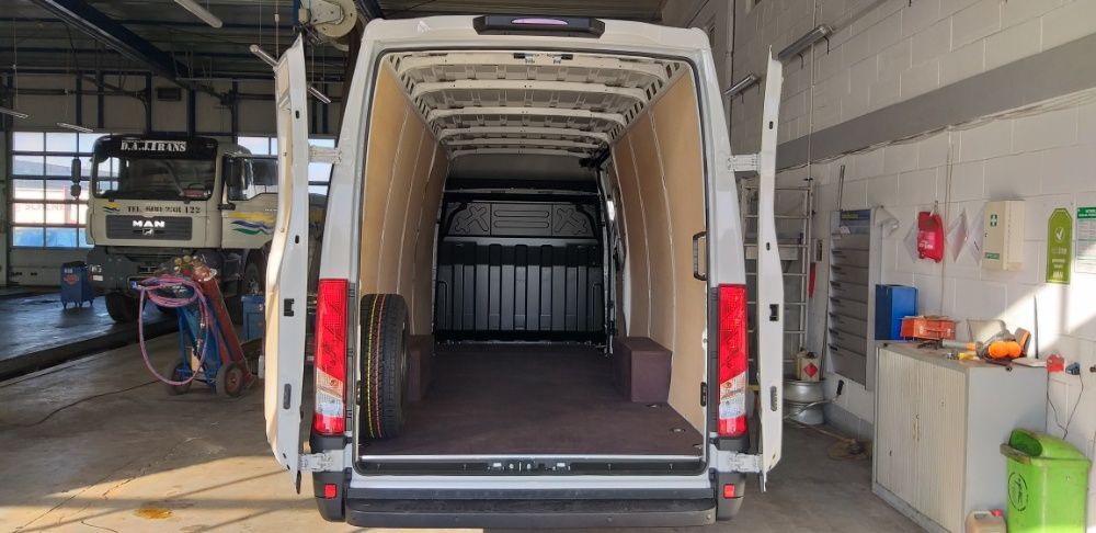Zabudowa Iveco Daily, zabezpieczenie paki, ścianki, podłoga, nadkola