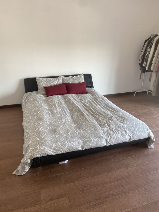 Cama casal preta