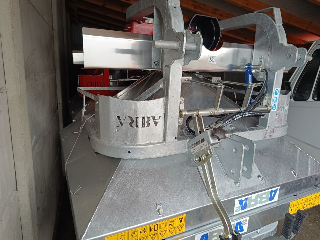Rozsiewacz nawozu ABRA, hydraulika, ocynkowany 600L 800L