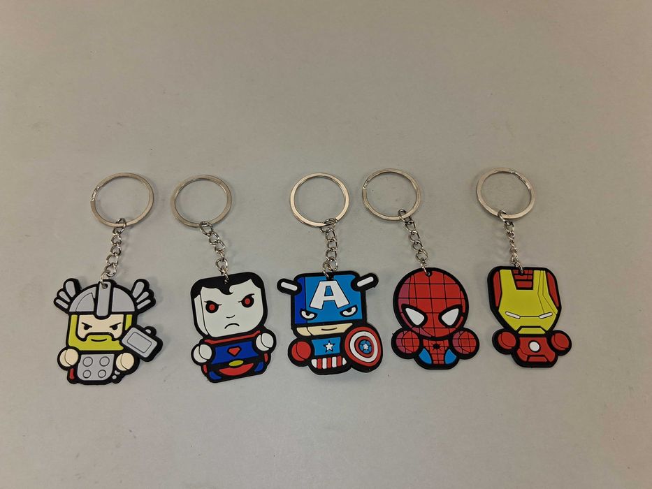 N162 Zestaw 5x Breloków Superbohaterowie Marvel Avengers Komiks Gumowe