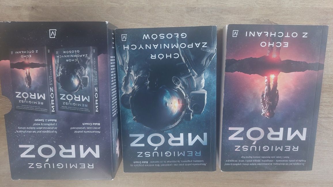 Remigiusz Mróz Echo z otchłani i Chór zapomnianych glosów