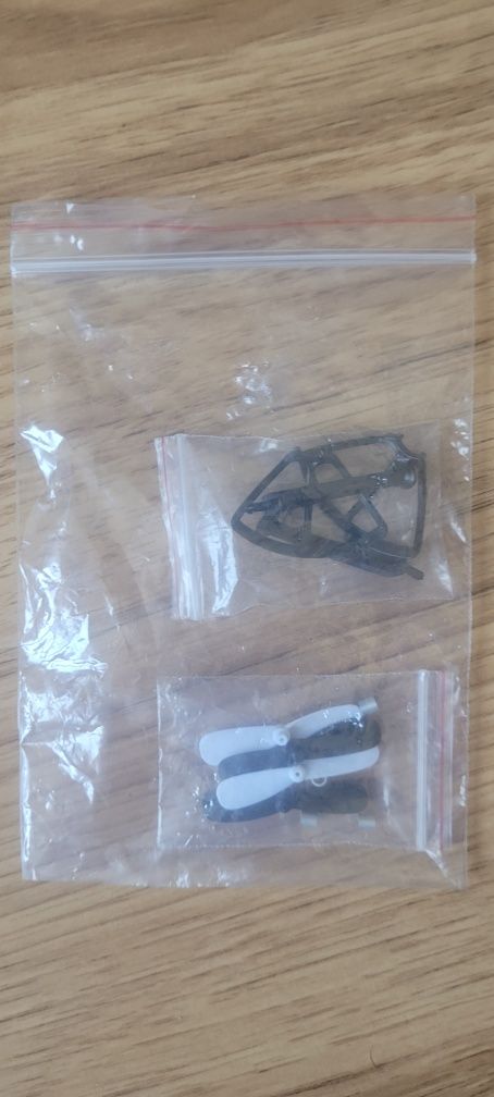 Mini Dron z kamerką