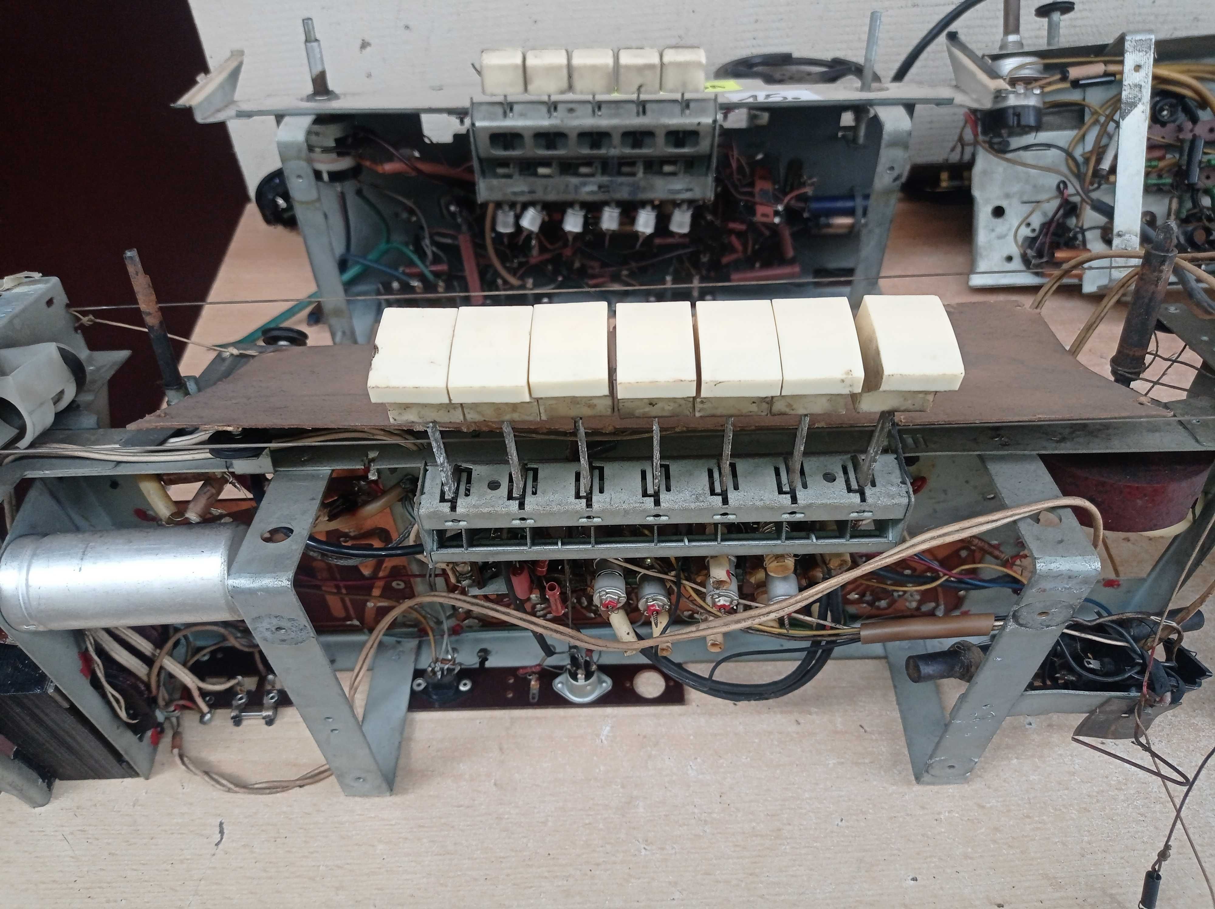 Stare radia lampowe - chassis - 6 sztuk - (13,14,15,16,17,18)