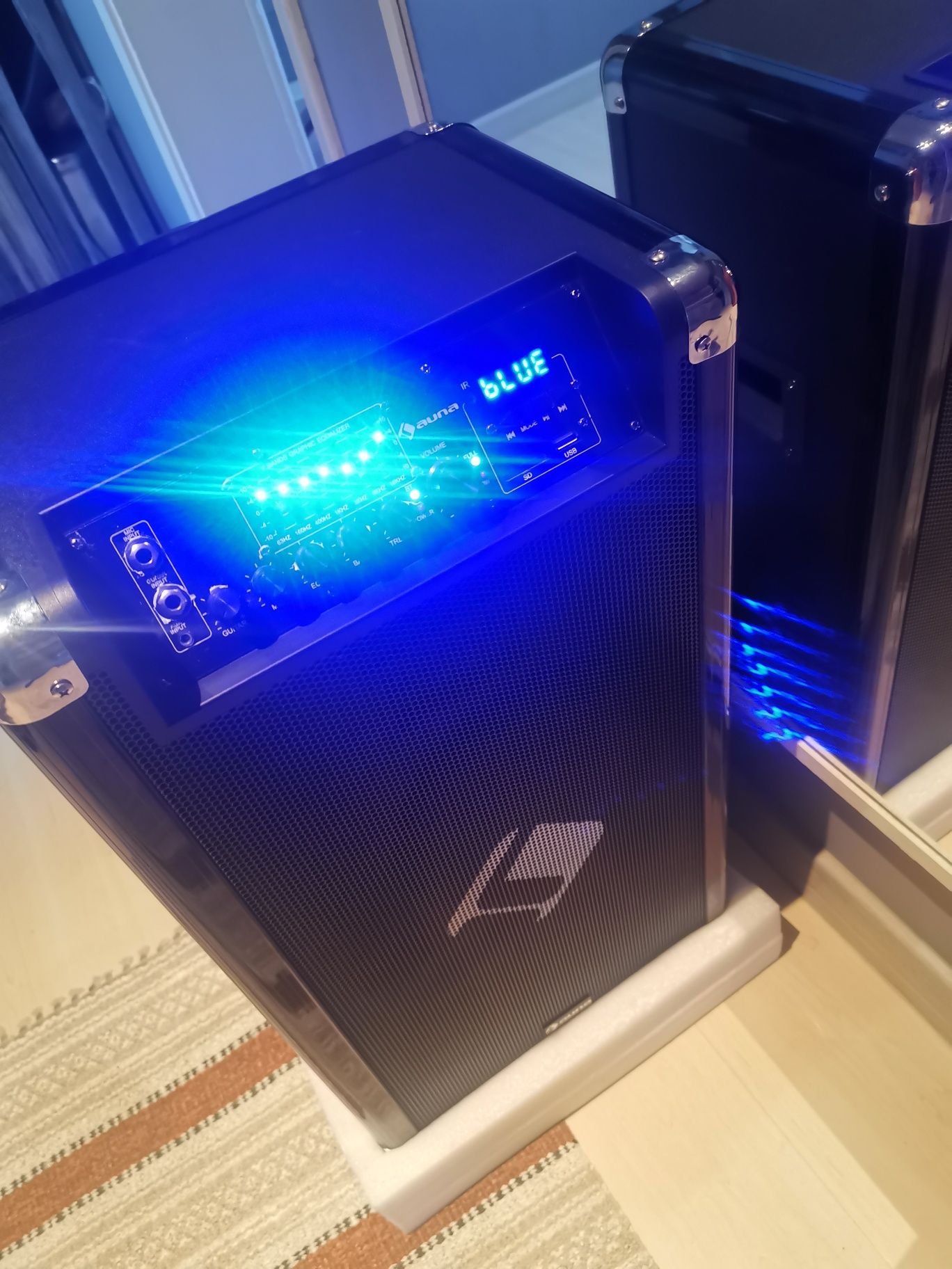 Auna Moving Portable Speaker Głośnik Bluetooth Na Kółkach Walizka