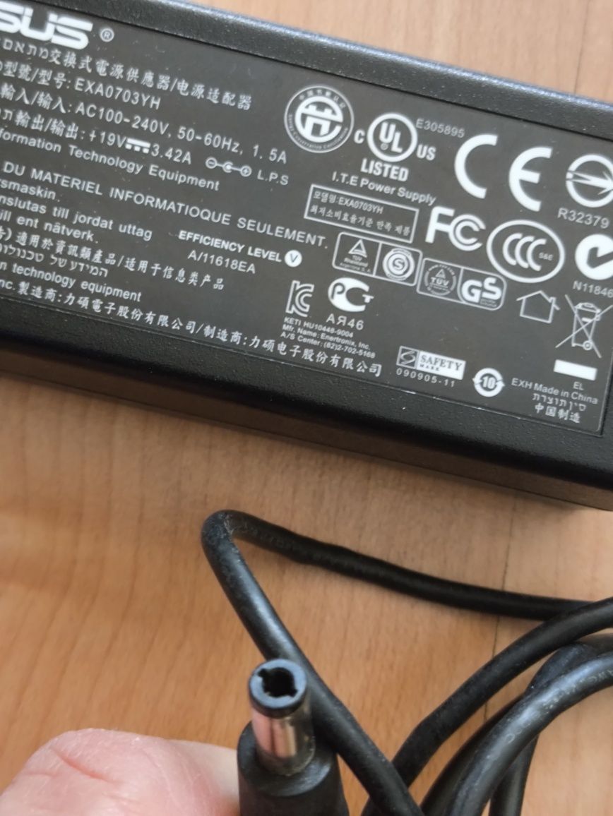 Carregador original Asus EXA0703YH 65W 5.5*2.5mm
Reembolso em
30 Dias