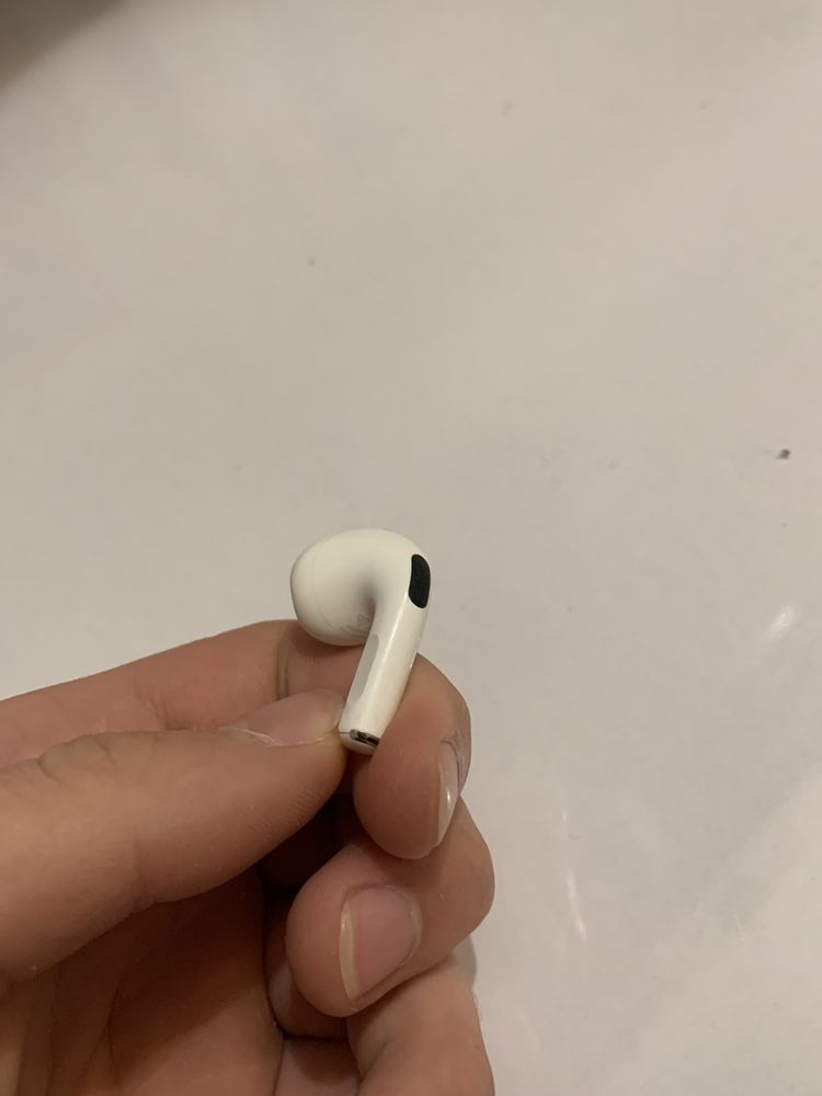 Продам лівий навушник Airpods 3 оригінал A2564