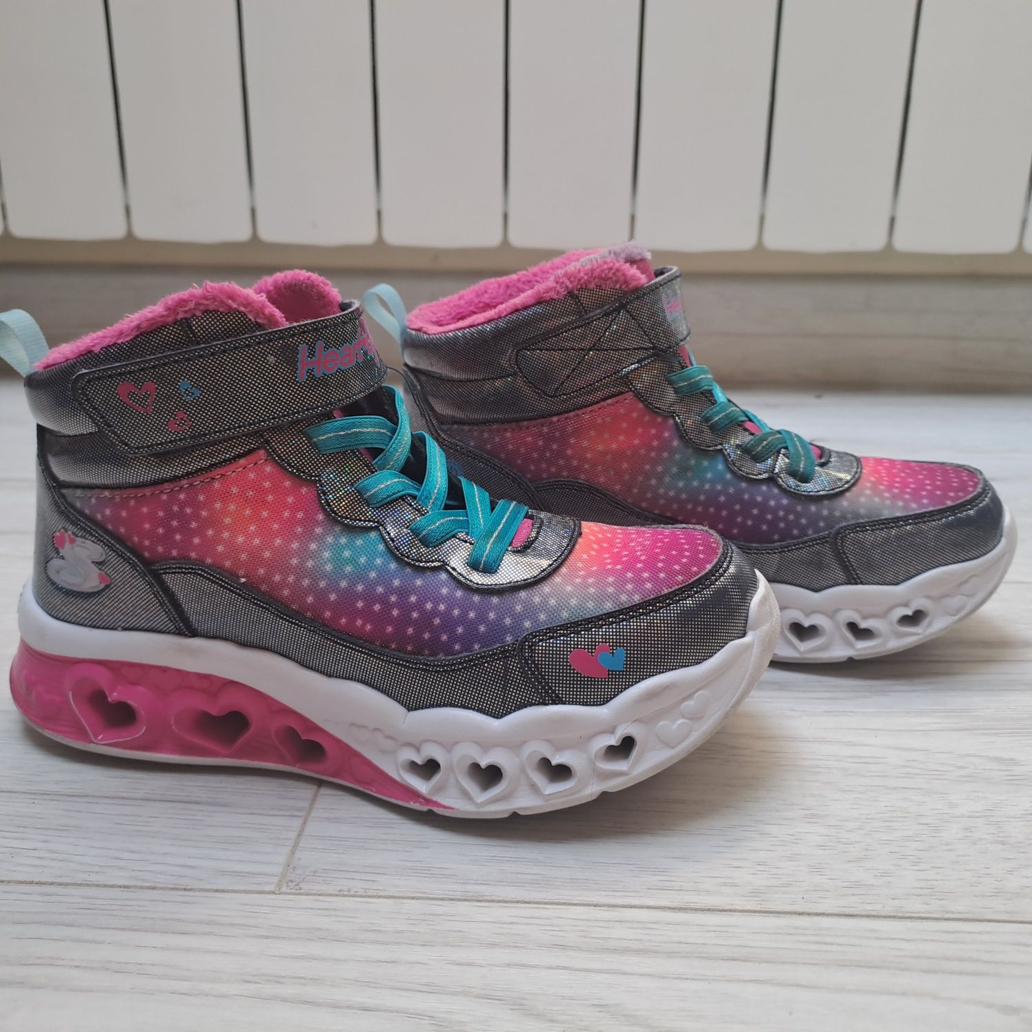 Buty zimowe Skechers Flutter Heart Lights roz 30