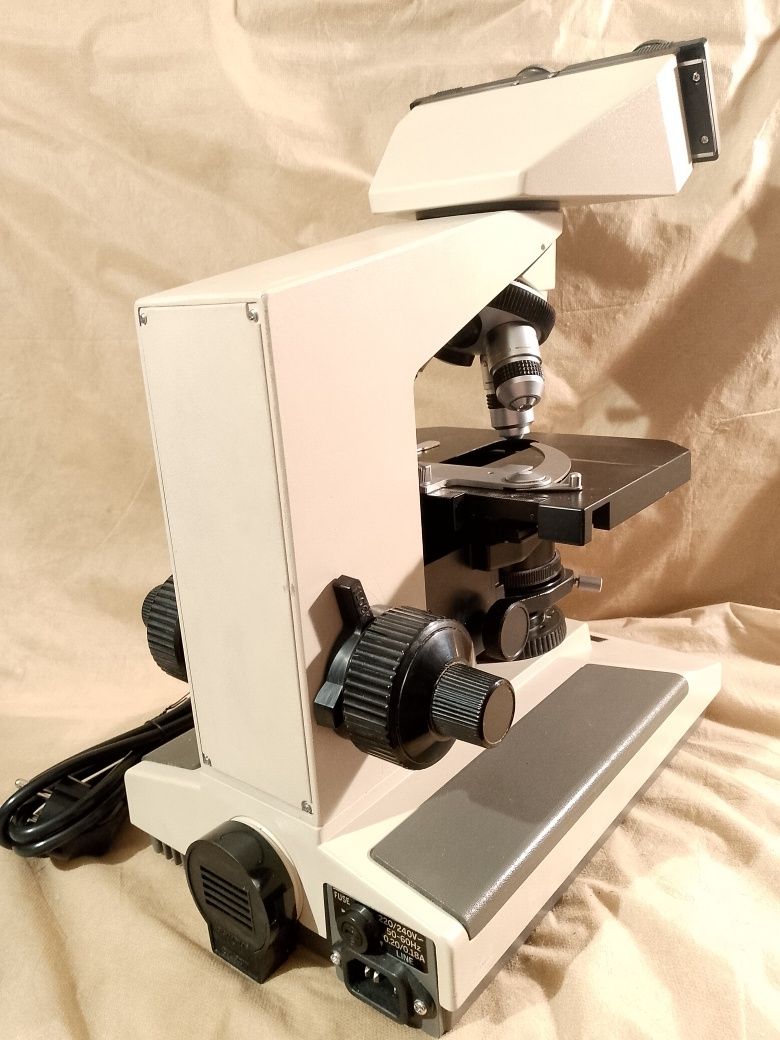 Mikroskop Olympus BH-2 BHTU naukowy biologiczny pzo biolar halogen