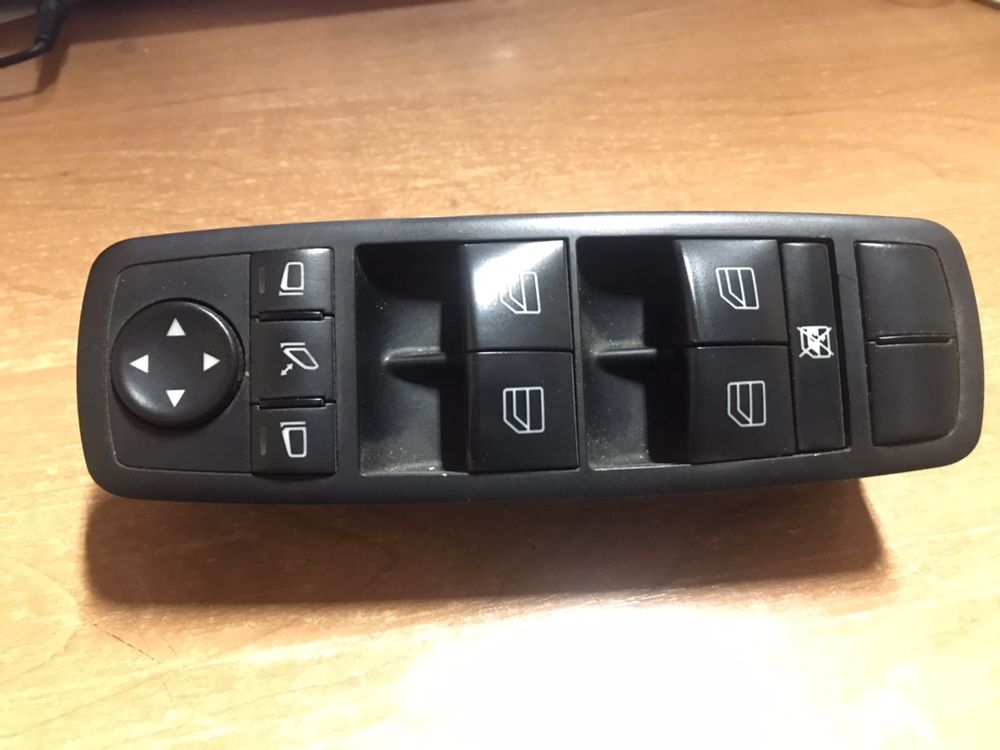 Mlshrot.com.ua Блок кнопок Кнопка стеклоподъемника Mercedes W164 ML