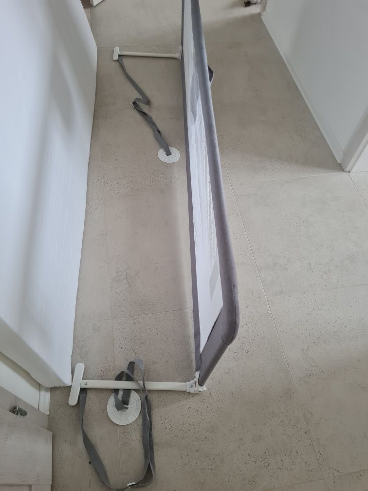 Barierka ochronna zabezpieczająca do łóżeczka bramka 200 cm.
