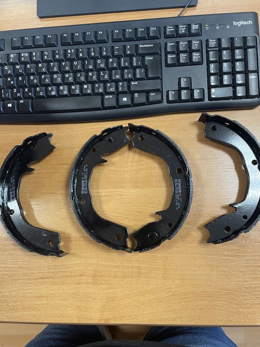 Bosch Колодки ручника (Mitsubishi Pajero, Pajero sport)