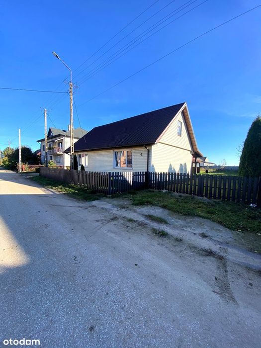 Urokliwy dom na sprzedaż wśród lasów