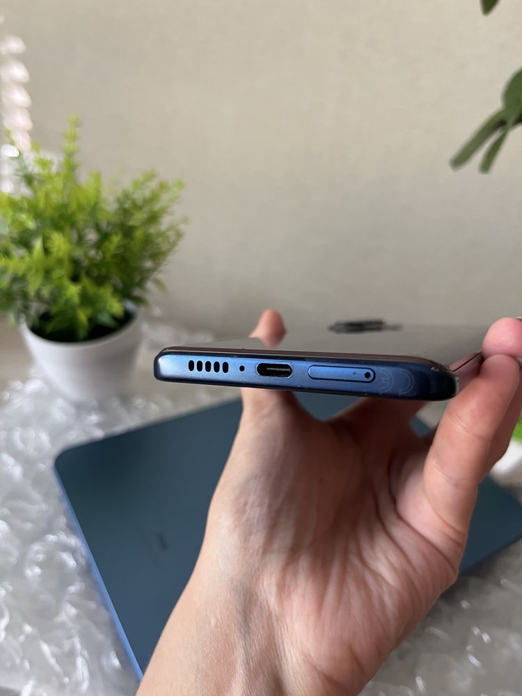 Як новий! Motorola Edge 5G UW 2021 6/256gb Blue XT2141-1 неверлок