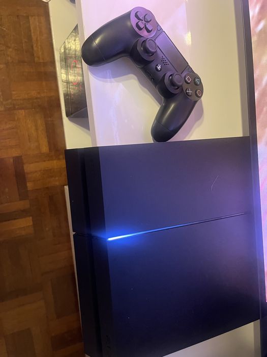 Playstation PS4  com 1 comando