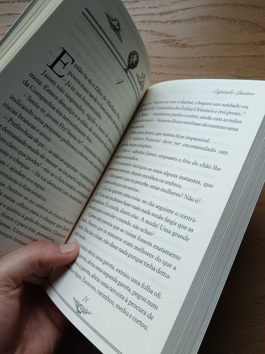 A Verdadeira História do Capitão Gancho -  de P.D. Baccalario