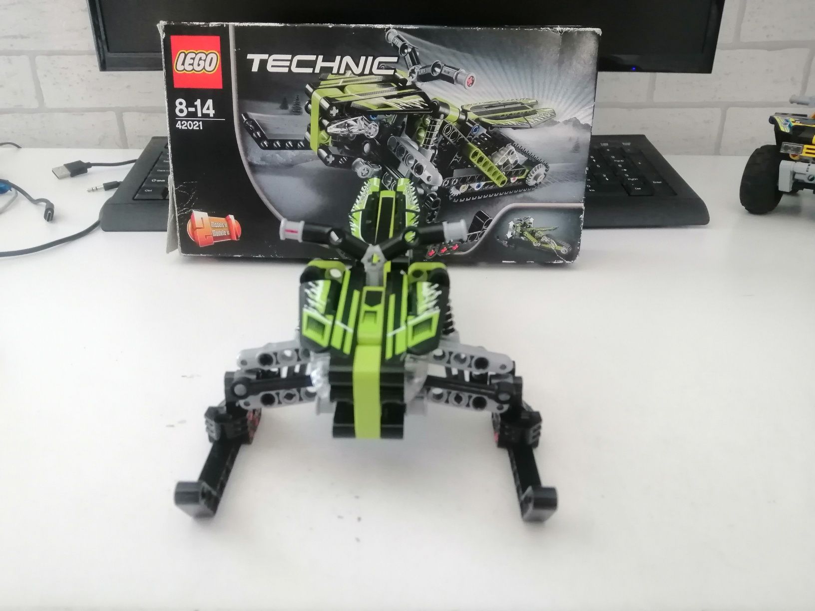 LEGO technic 42021