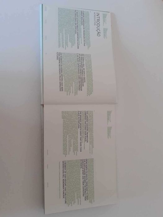 Livro Oficial do Euro2004 com CD