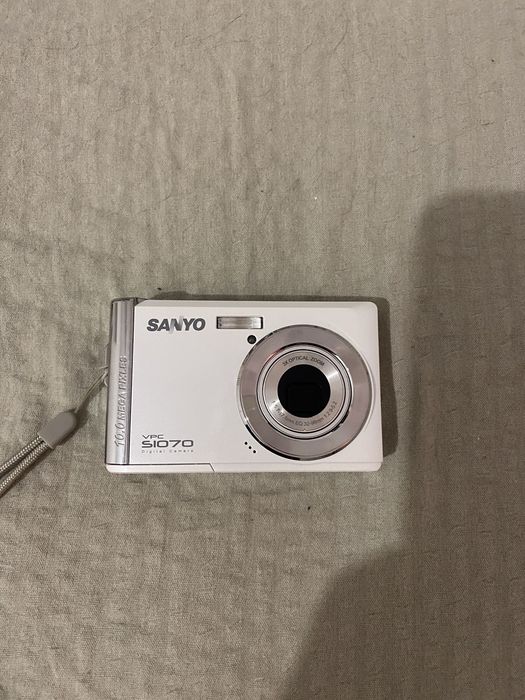 Продам камеру Sanyo VPC Sio070