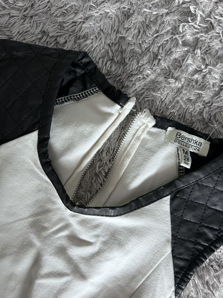 Biala obcisla sukienka 38 bershka