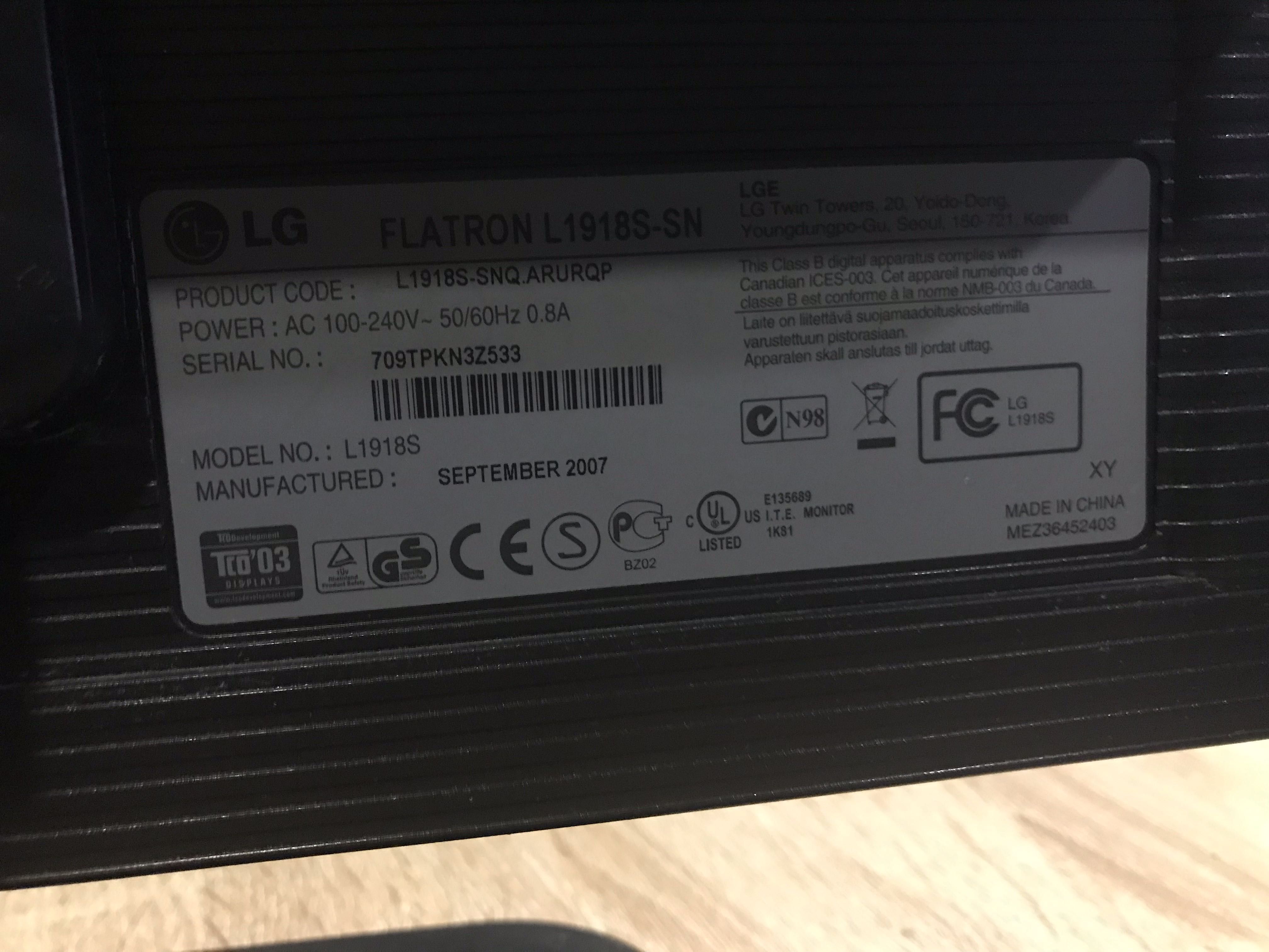 Продам монитор  LG Flatron L1918S-SN 19 дюймов