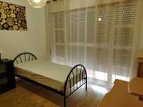 Quarto mobilado para senhora