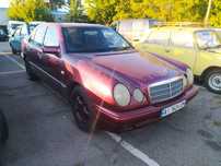 Продам Мерседес 210 дизель 2.2