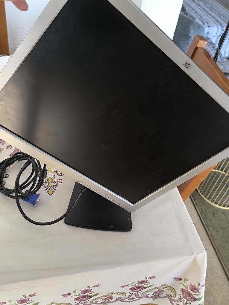 Monitor HP L1950
