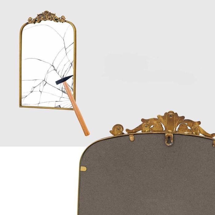 Złote barokowe lustro ścienne 40×61 cm z łukiem, dekoracyjne