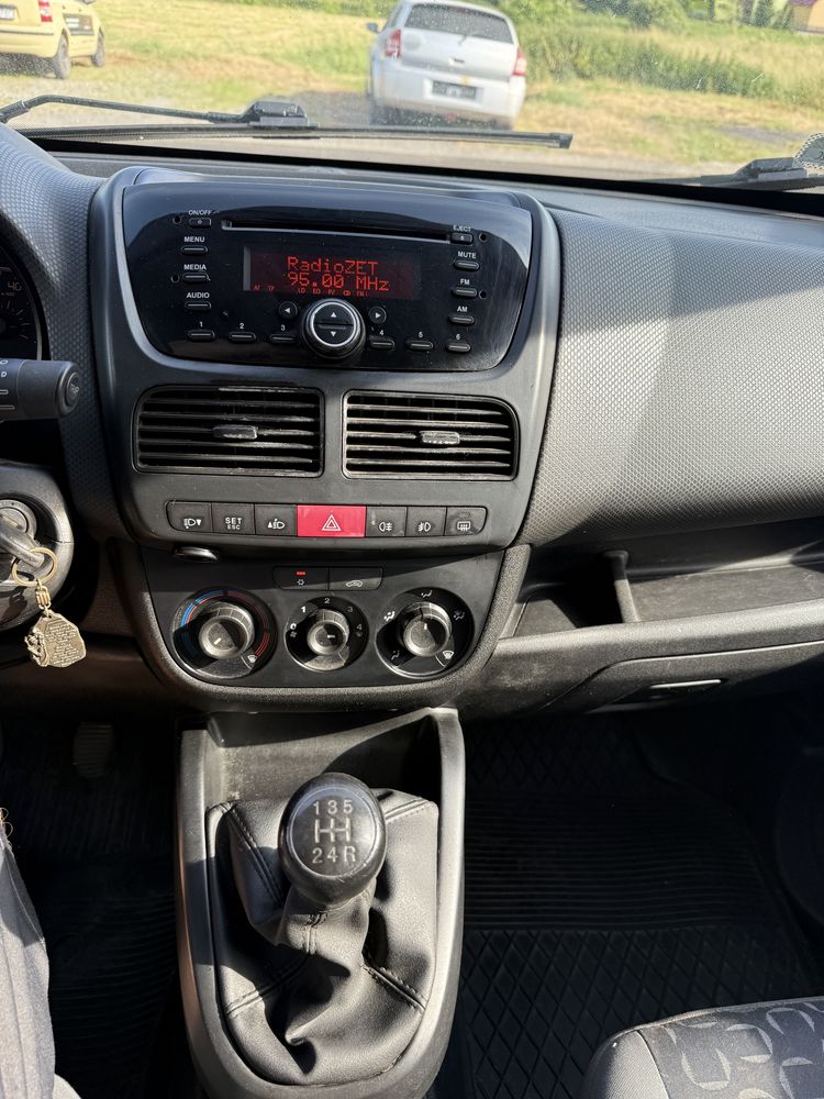 FIAT DOBLO 1.3 Multijet 90KM 2012r KLIMA zdrowy Po serwisie FV23%