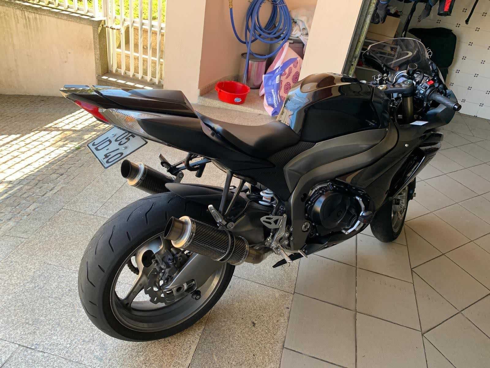 Suzuki em bom estado