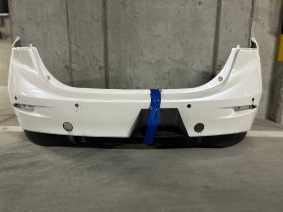 Zderzak samochodowy tył MAZDA 3 SEDAN BL 2016 biały