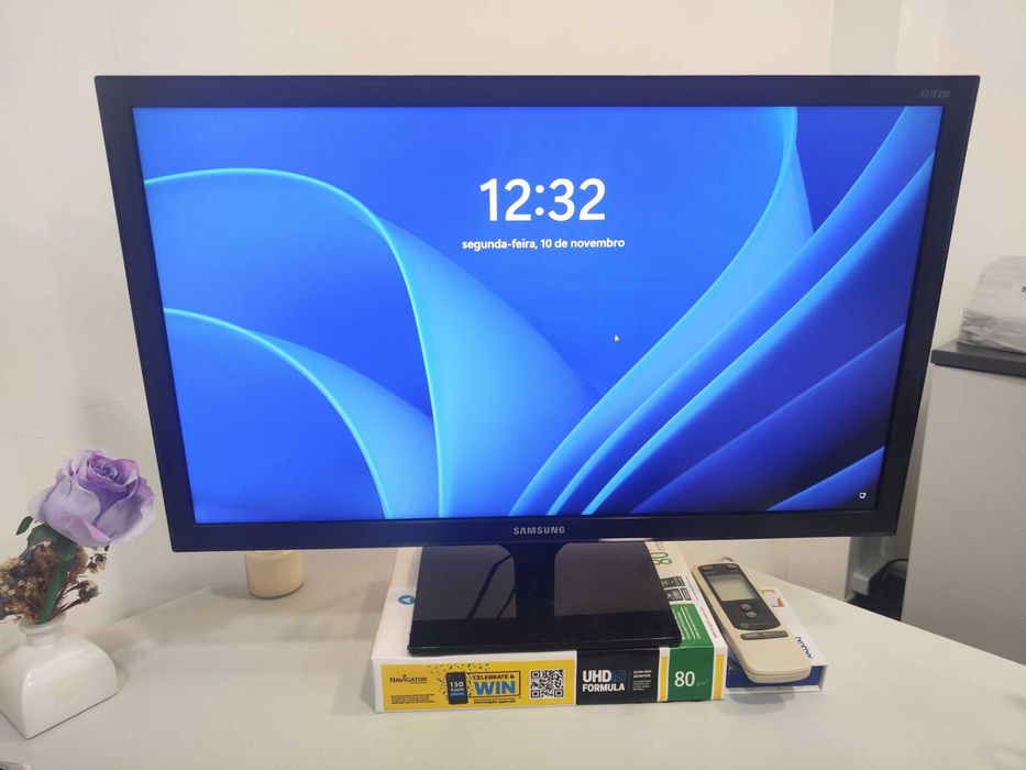 Monitor Samsung S27E330H – 27" Full HD | Usado em excelentes condições