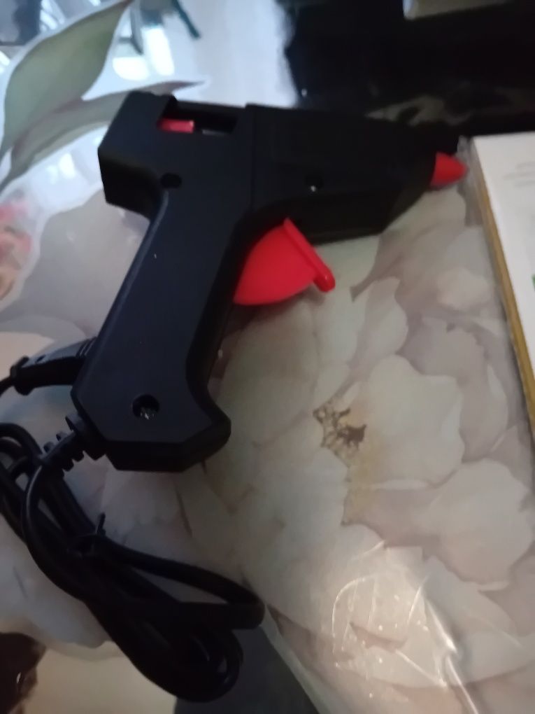 Pistolet do kleju na gorąco nowy