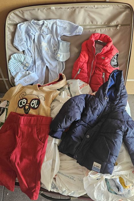 Roupas em ótimo estado e de marca - meninO bebe 0 a 12 e 12 a 24 meses