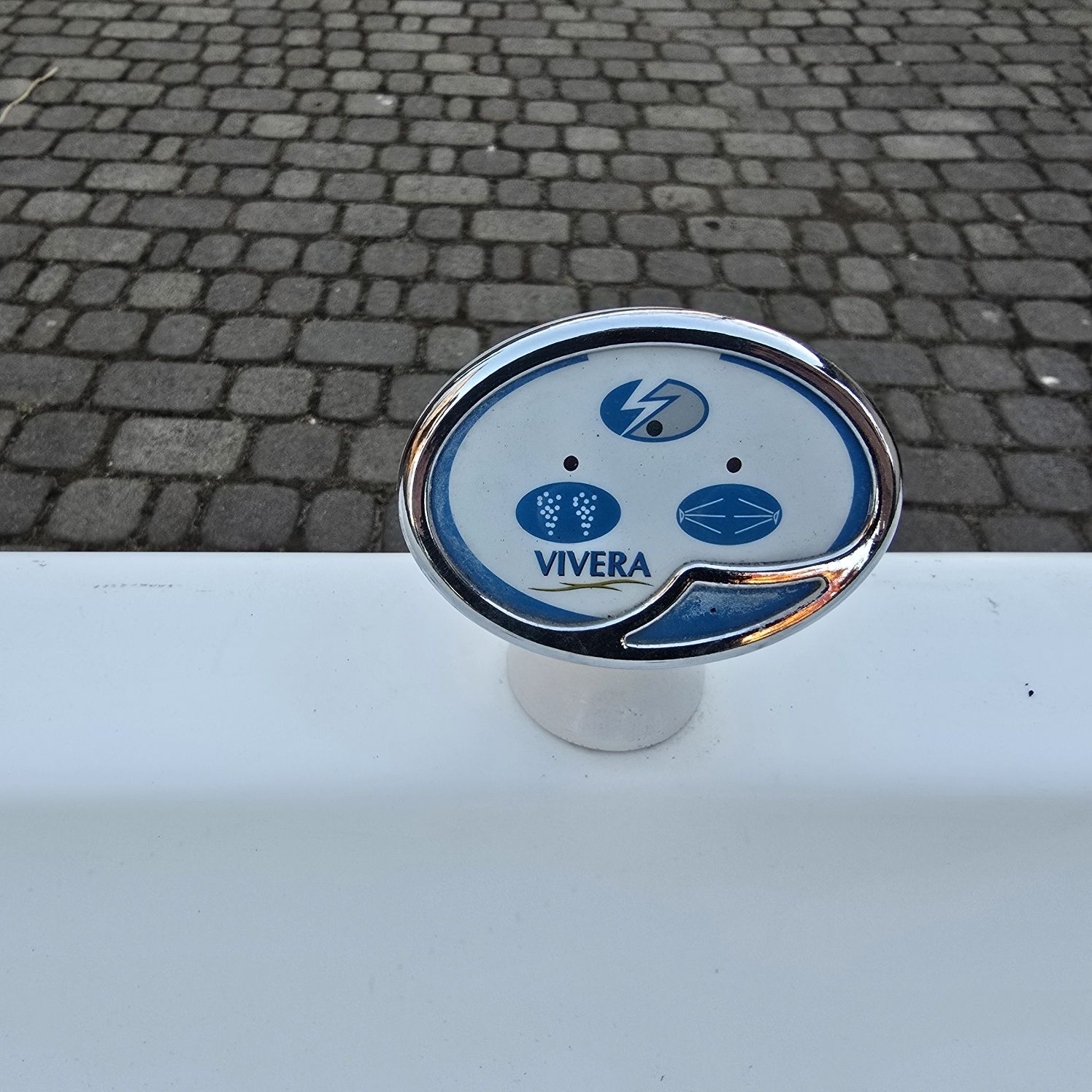 Wanna narożna z hydromasażem 145x90