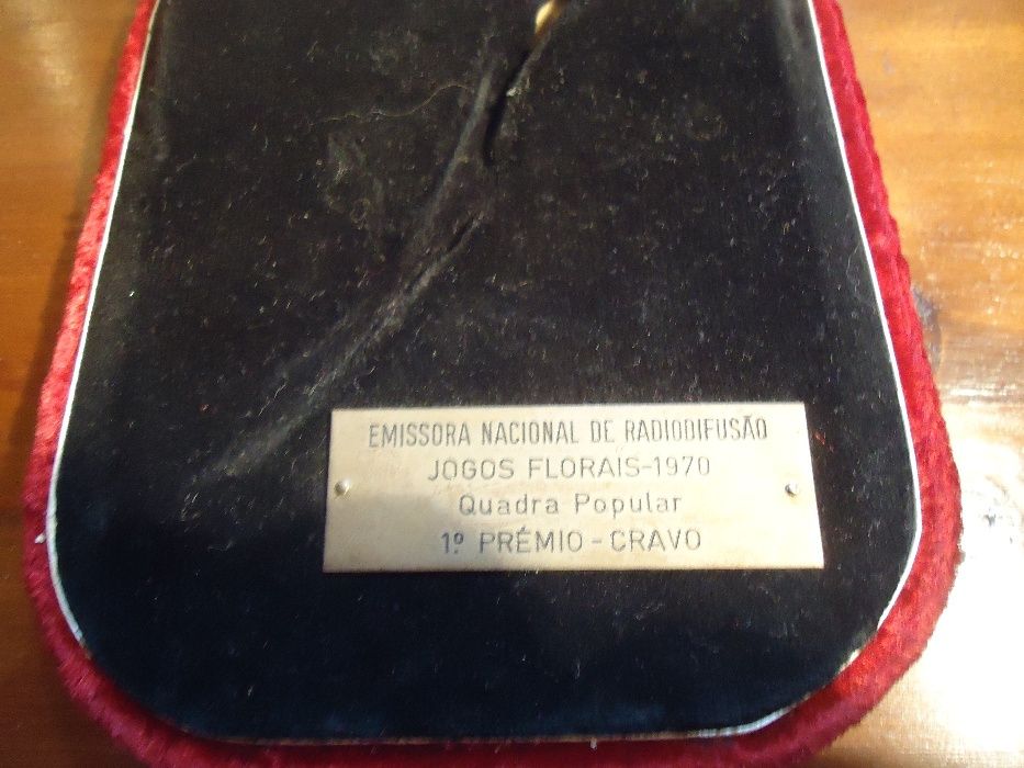 Estojo em Veludo Com Placa Comemorativa  da Emissora Nacional 1970