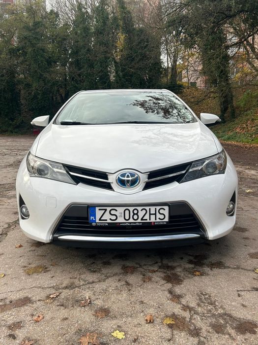 Toyota auris hybryda