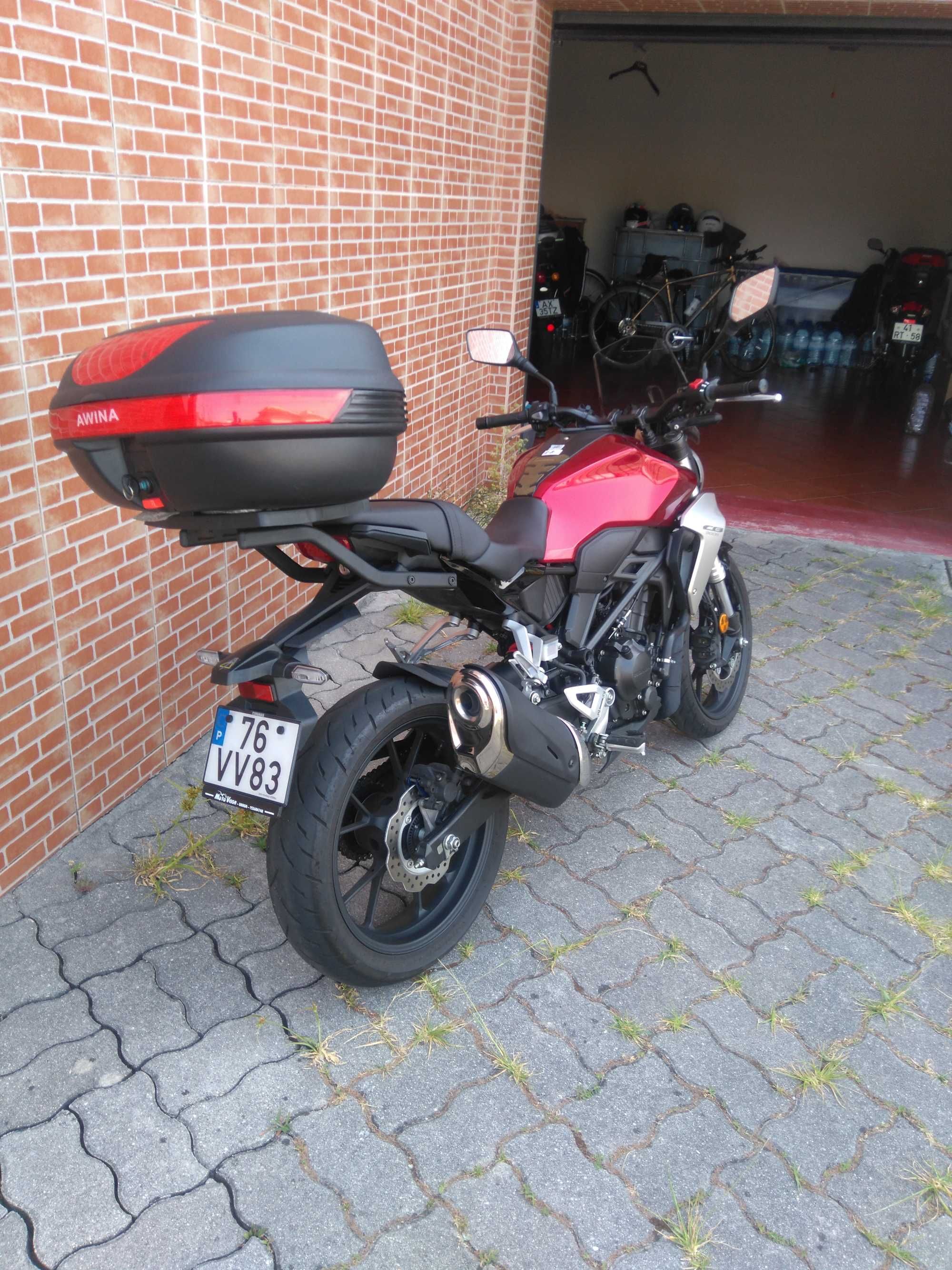 Honda cb 300 muito estimada
