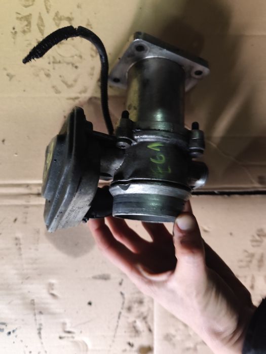 BMW E61 E60 E90 E91 2.0D 3.0D  przepustnica 779.148.102