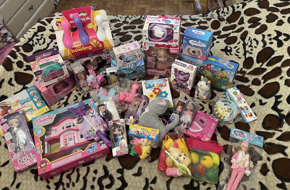Іграшки для дітей,ляльки,фотоапарат,колія,песик на пульті