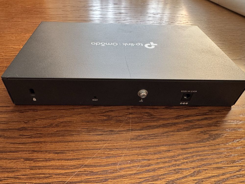 TP-Link ER7212PC – Router + Switch 8xLAN PoE + 2xSFP + Omada