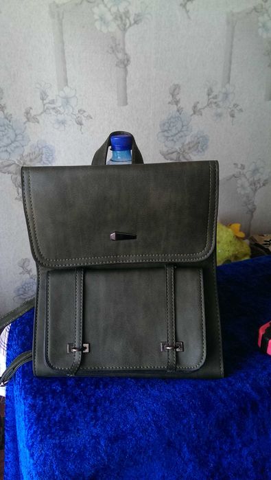 Портфель хорошего качества в прекрасном состоянии