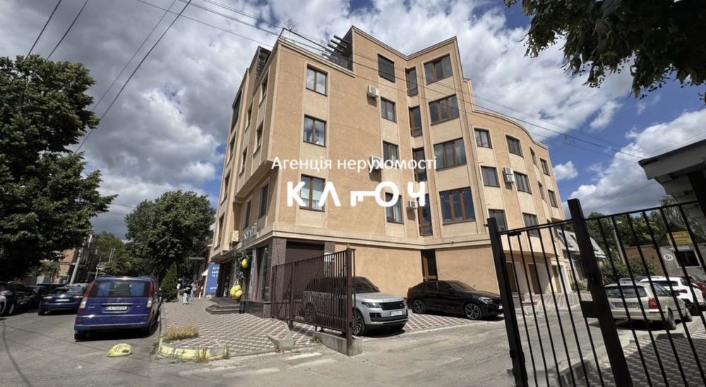 Продаж квартири в центрі міста Чорновола/Театральна