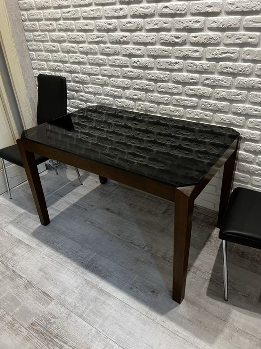 Стіл кухонний