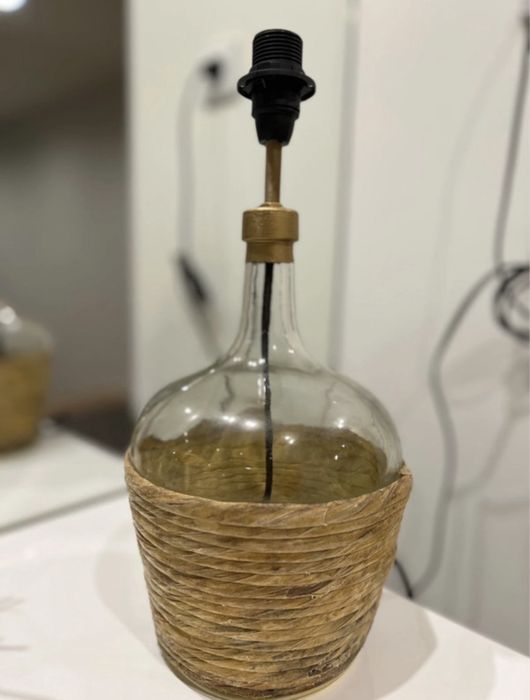 Candeeiro rústico/vintage feito de garrafão em vidro e palha