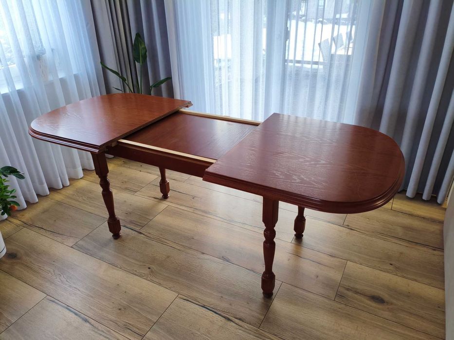 Stół z 6 krzesłami