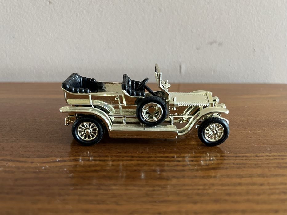 Sprzedam autko Rolls Royce Silver Ghost" z serii "Days Gone"  Lledo